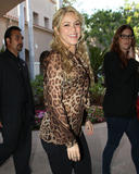 th_29395_shakira_to_the_nbc_summer_press_tour_22_04_13_006_122_102lo.jpg