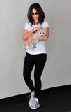 th_76500_celebrity_paradise.com_TheElder_KateBeckinsale2010_03_11_leavingashoppingcenterinSantaMonica11_122_248lo.jpg