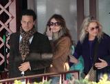 th_75590_elizabeth_hurley_at_euro_disney_resort_tikipeter_celebritycity_003_123_355lo.jpg