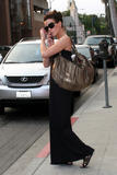 th_72717_Kate_Beckinsale_walking_in_Beverly_Hills_-_September_2_2009_001_122_463lo.jpg