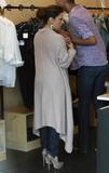 th_84618_celebrity_paradise.com_TheElder_EvaLongoria2010_02_24_shoppingat196910_122_524lo.jpg
