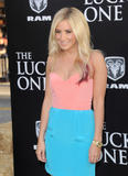 th_43053_celebrity_paradise.com_TheElder_AT65_122_578lo.jpg