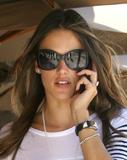 th_62390_celebrity_paradise.com_TheElder_AlessandraAmbrosio2011_04_01_outandaboutinLosAngeles12_122_65lo.jpg
